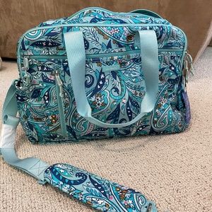 Lighten Up Weekender Travel Bag by Vera Bradley in Daisy Paisley